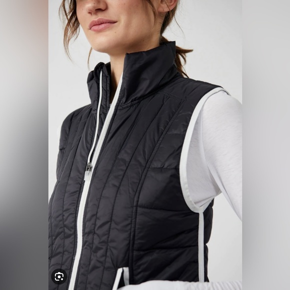 NWT Free People Run This Puffer Vest - Large - Picture 3 of 9